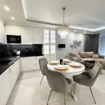 Nadmorskie Tarasy Sorrento Z Garazem,basen, Sauna,jacuzzi Kolobrzeg