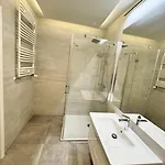 Apartment Nadmorskie Tarasy Sorrento Z Garazem,basen, Sauna,jacuzzi *