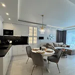 Nadmorskie Tarasy Sorrento Z Garazem,basen, Sauna,jacuzzi Apartment
