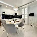 Nadmorskie Tarasy Sorrento Z Garazem,basen, Sauna,jacuzzi Apartment *