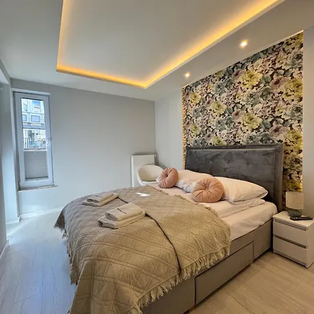 Apartment Nadmorskie Tarasy Sorrento Z Garazem,basen, Sauna,jacuzzi Kolobrzeg