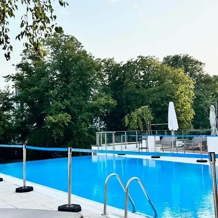 Nadmorskie Tarasy Sorrento Z Garazem,basen, Sauna,jacuzzi Апартаменти *