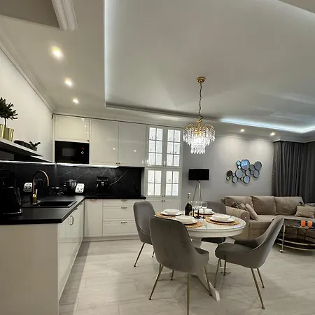 Nadmorskie Tarasy Sorrento Z Garazem,basen, Sauna,jacuzzi Апартаменти *